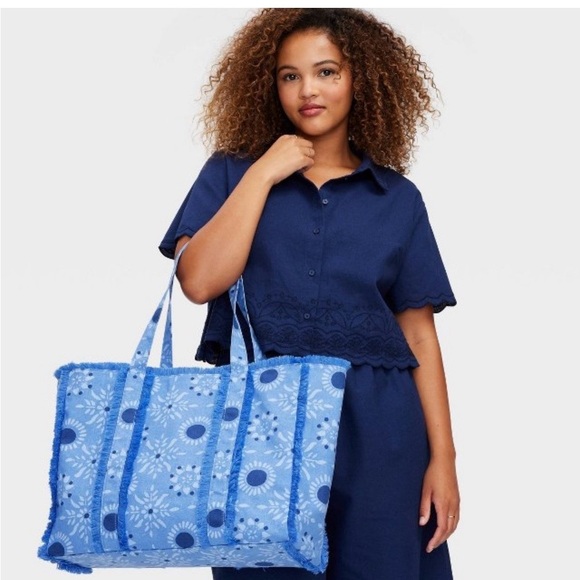 Roller Rabbit Blue Patterned Tote - Picture 2 of 4